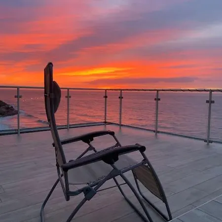 Attico Vista Mare Ad Apartment