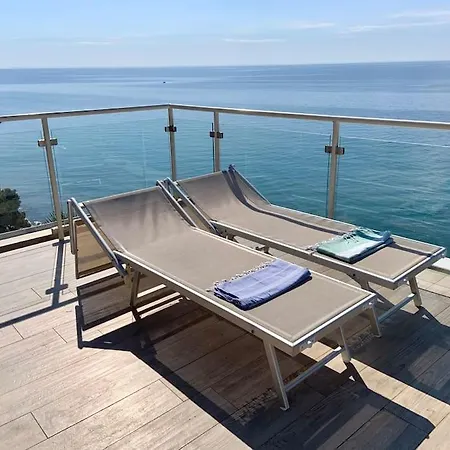 Attico Vista Mare Ad Alassio