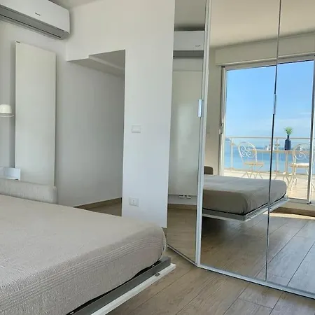 아파트 Attico Vista Mare Ad 알라시오