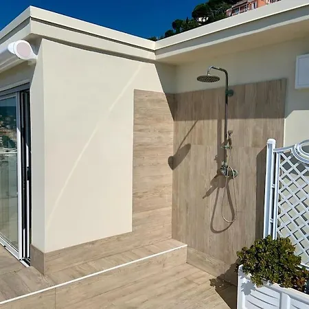 Attico Vista Mare Ad Apartment *