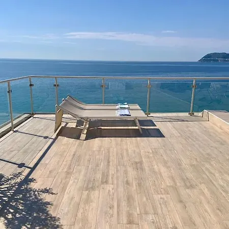 Apartment Attico Vista Mare Ad Alassio
