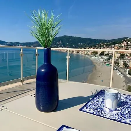 Attico Vista Mare Ad Apartment *