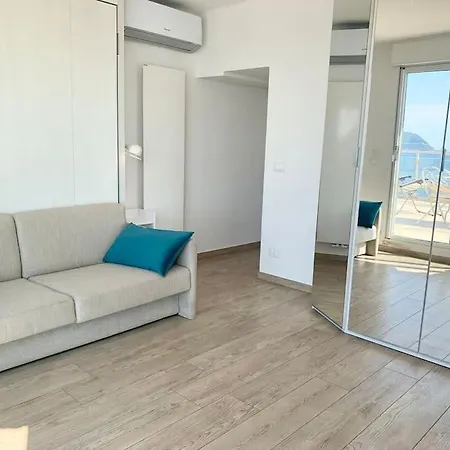 Attico Vista Mare Ad Apartamento *